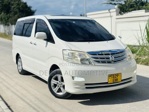 Toyota Alphard 2.4 Petrol FWD 2006 White