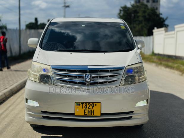 Toyota Alphard 2.4 Petrol FWD 2006 White