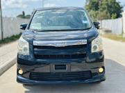 Toyota Noah 2.0 143hp FWD (8 Seater) 2010 Black for sale