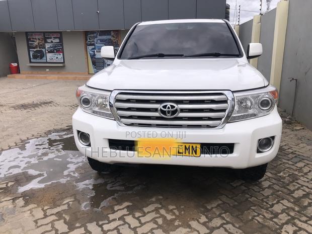 Toyota Land Cruiser 2009 White