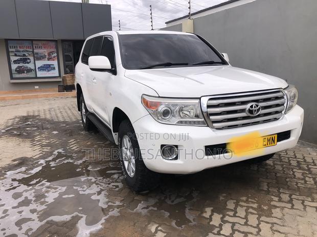 Toyota Land Cruiser 2009 White