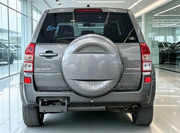 Suzuki Escudo 2005 Gray