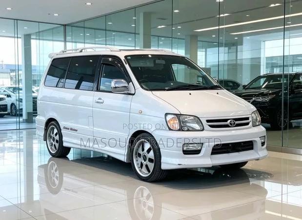 Toyota Noah 2001 White