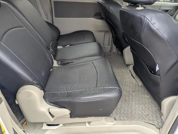 Toyota Noah 2010 Off white
