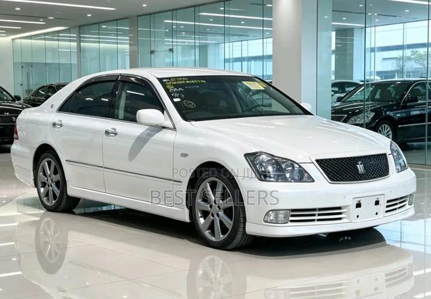 Toyota Crown 2006 Off white