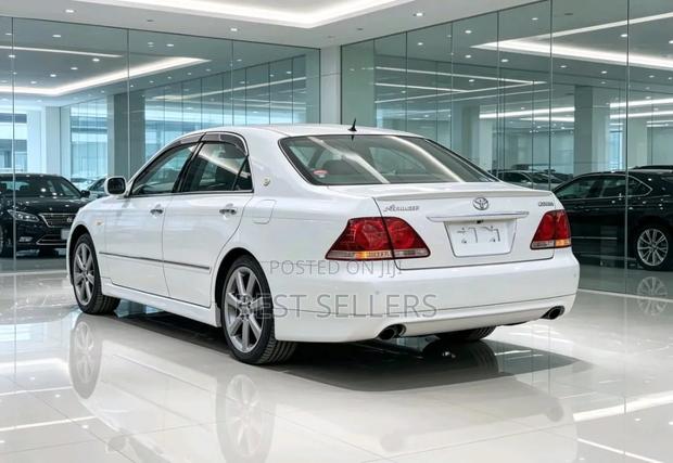 Toyota Crown 2006 Off white