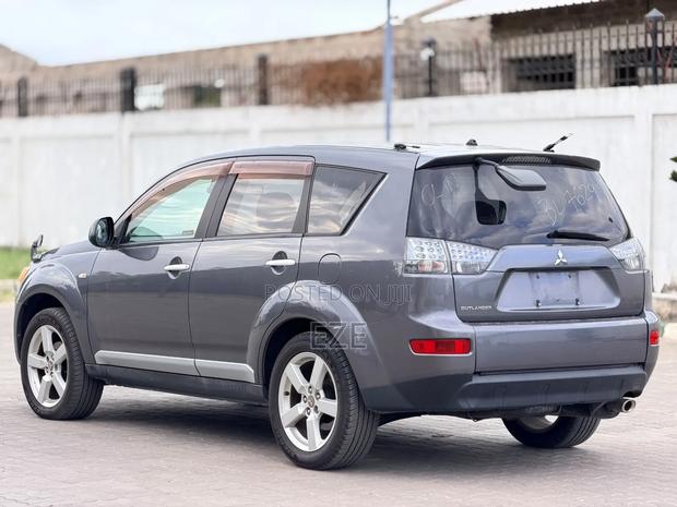 Mitsubishi Outlander 2006 Gray