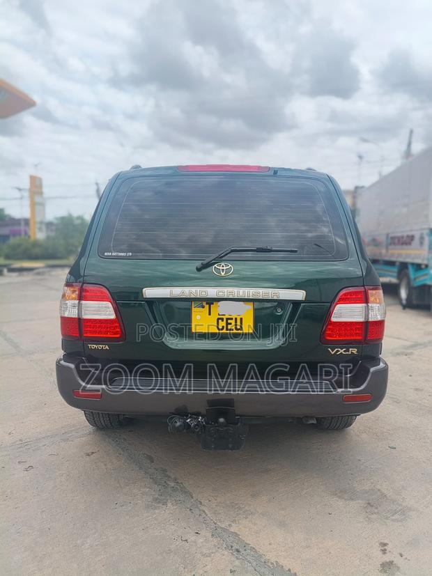 Toyota Land Cruiser 2005 Green
