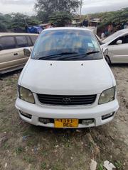 Toyota Noah 2005 White for sale