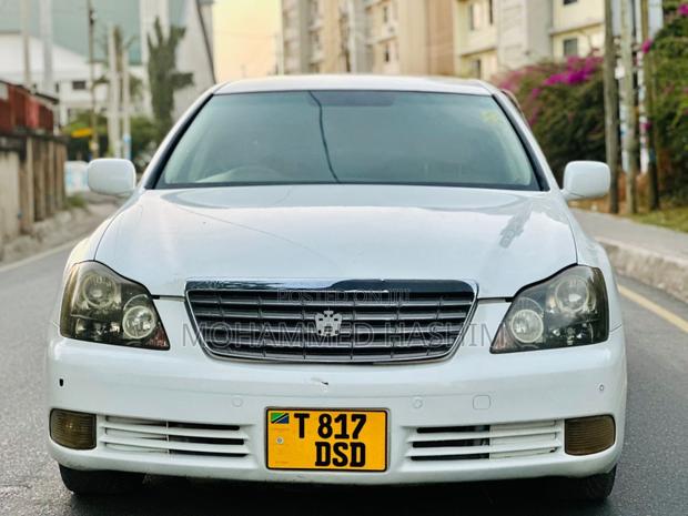 Toyota Crown 2007 White