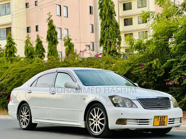 Toyota Crown 2007 White
