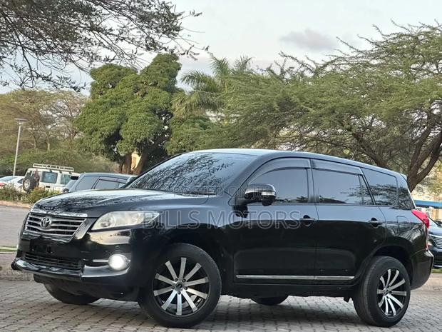 Toyota Vanguard 2011 Black