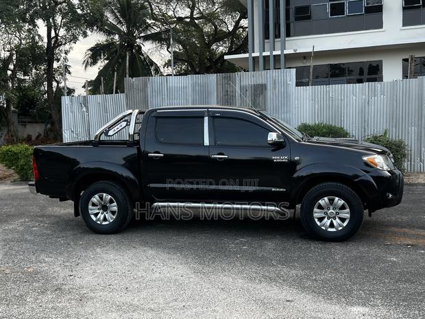 Toyota Hilux 2007 Black