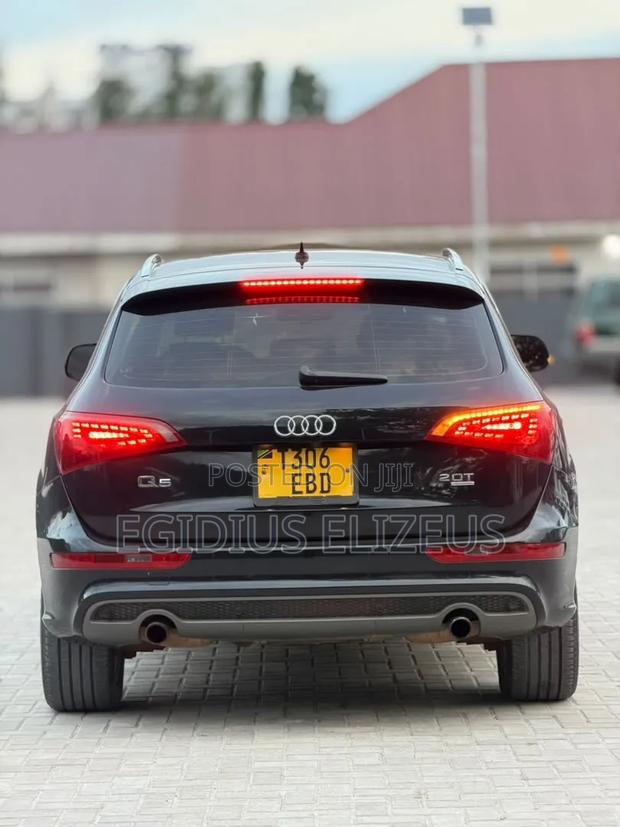 Audi Q5 2010 Black