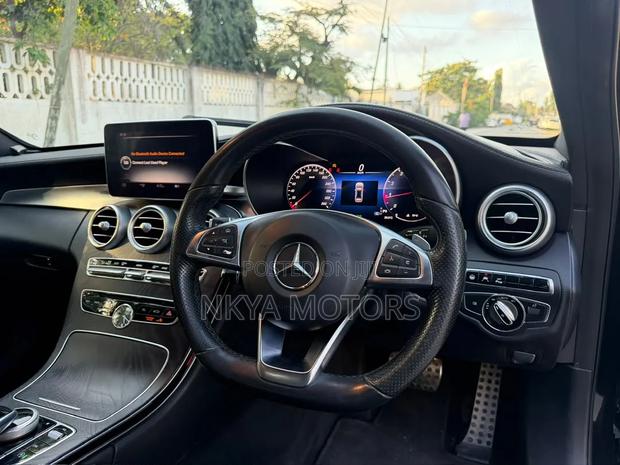 Mercedes-Benz C200 2015 Black