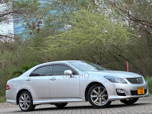 Toyota Crown 2009 Silver
