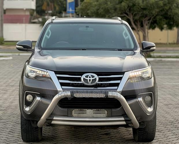 Toyota Fortuner 2.8 D AWD 2018 Gray