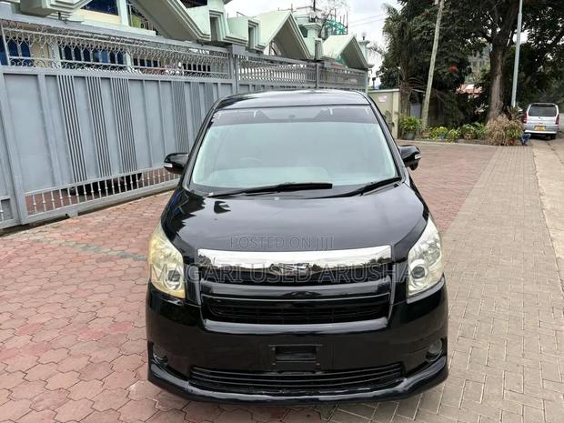 Toyota Noah 2009 Black