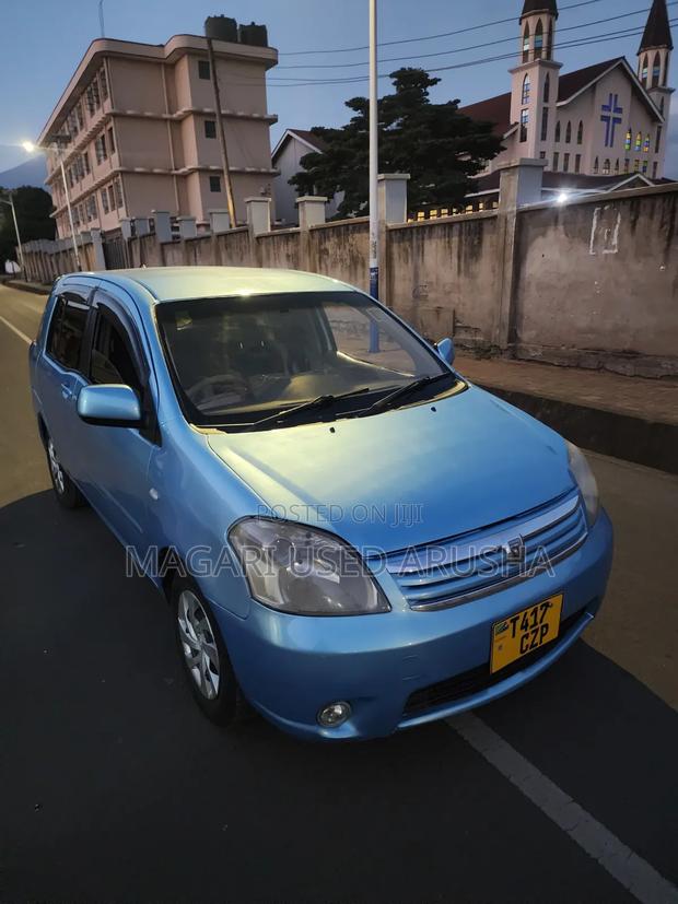 Toyota Raum 2004 Blue