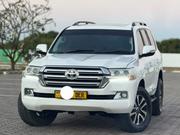 Toyota Land Cruiser 2019 White for sale
