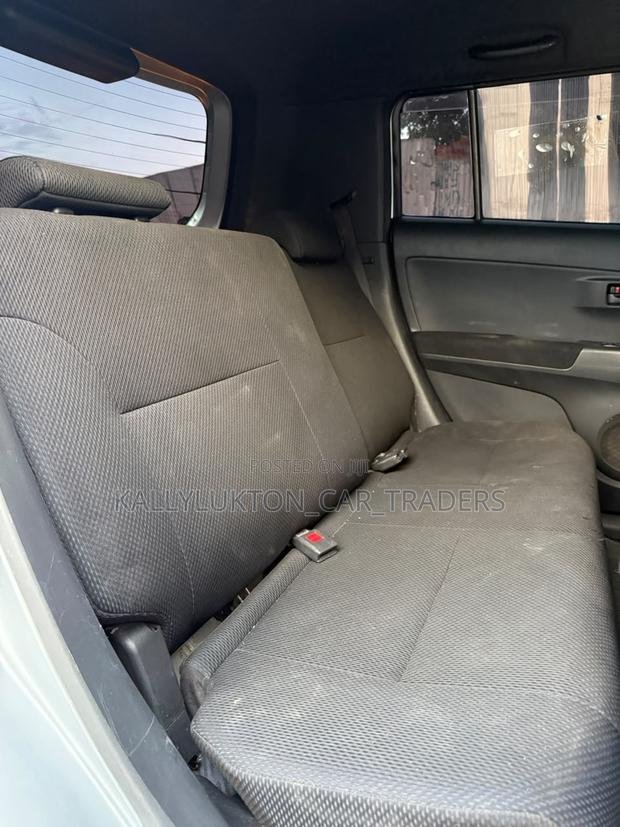 Toyota bB 2009 Silver