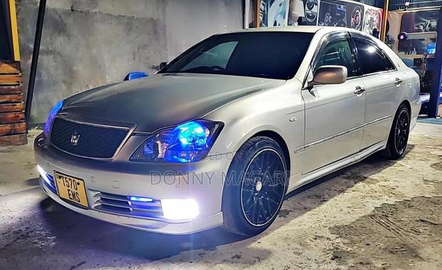 Toyota Crown 2006 Silver