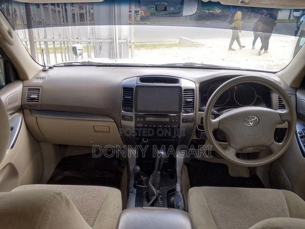Toyota Land Cruiser Prado 2005 White