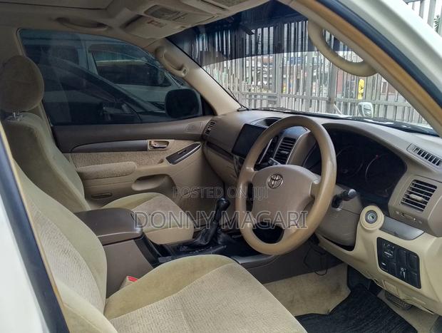 Toyota Land Cruiser Prado 2005 White