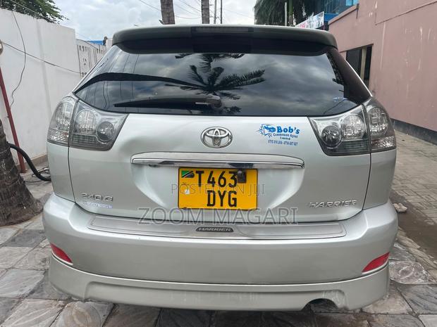 Toyota Harrier 2005 Silver