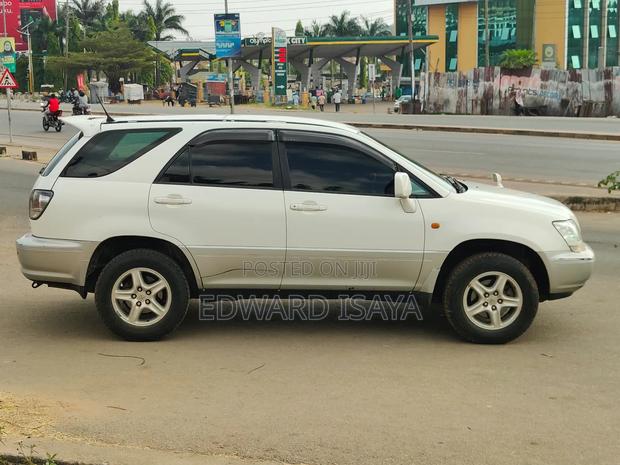 Toyota Harrier 2005 Pearl