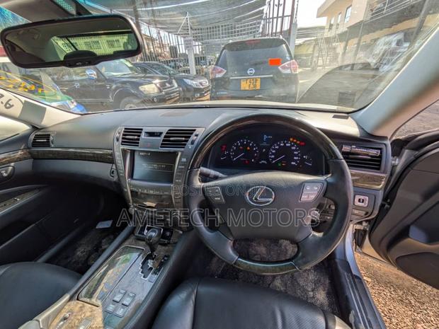 Lexus LS 2008 Silver