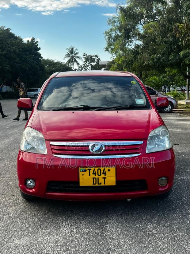 Toyota Raum 2007 Red
