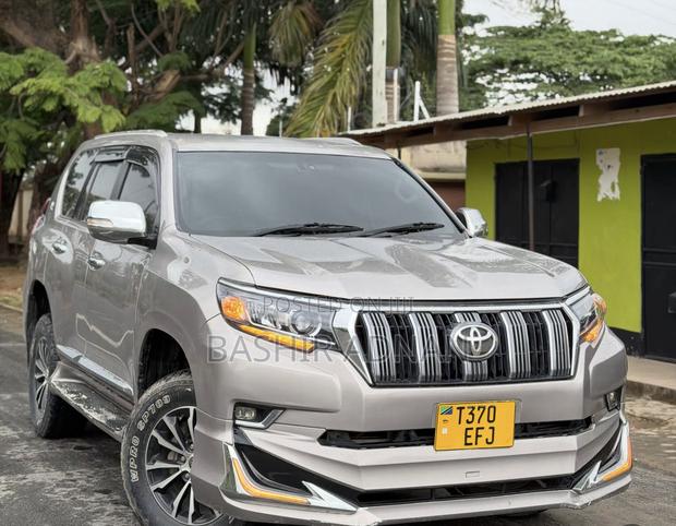 Toyota Land Cruiser Prado 3.0 D-4D (172 Hp) 2014 Gray
