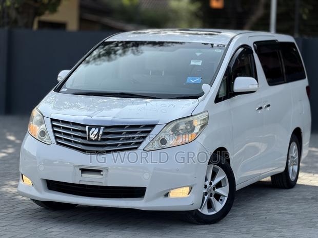 Toyota Alphard 2.4 Petrol FWD 2010 White