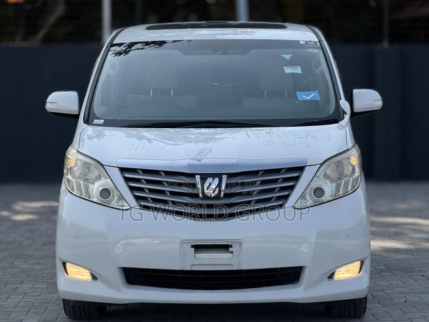 Toyota Alphard 2.4 Petrol FWD 2010 White