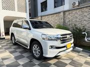 Toyota Land Cruiser 4.6 V8 ZX 2017 White for sale