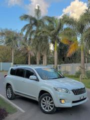 Toyota Vanguard 2010 White for sale