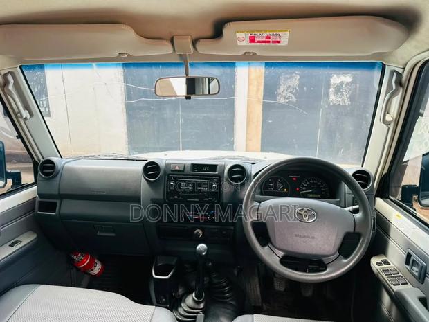Toyota Land Cruiser 2018 White
