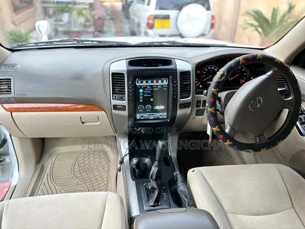 Toyota Land Cruiser Prado 2005 White