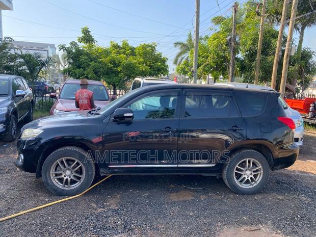 Toyota Vanguard 2012 Black