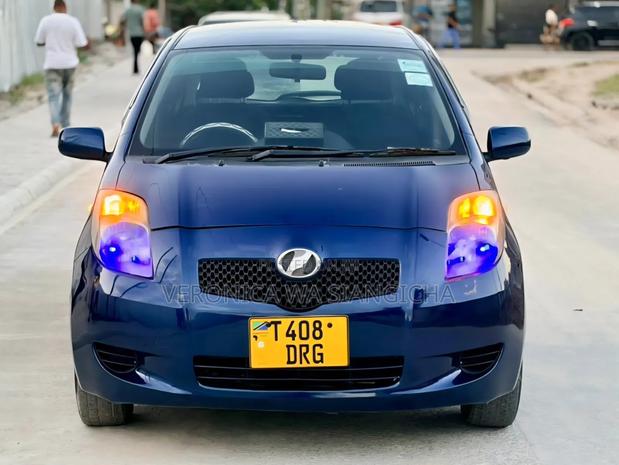 Toyota Vitz 2006 Blue