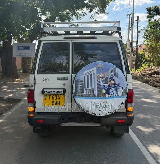Toyota Land Cruiser 2018 White