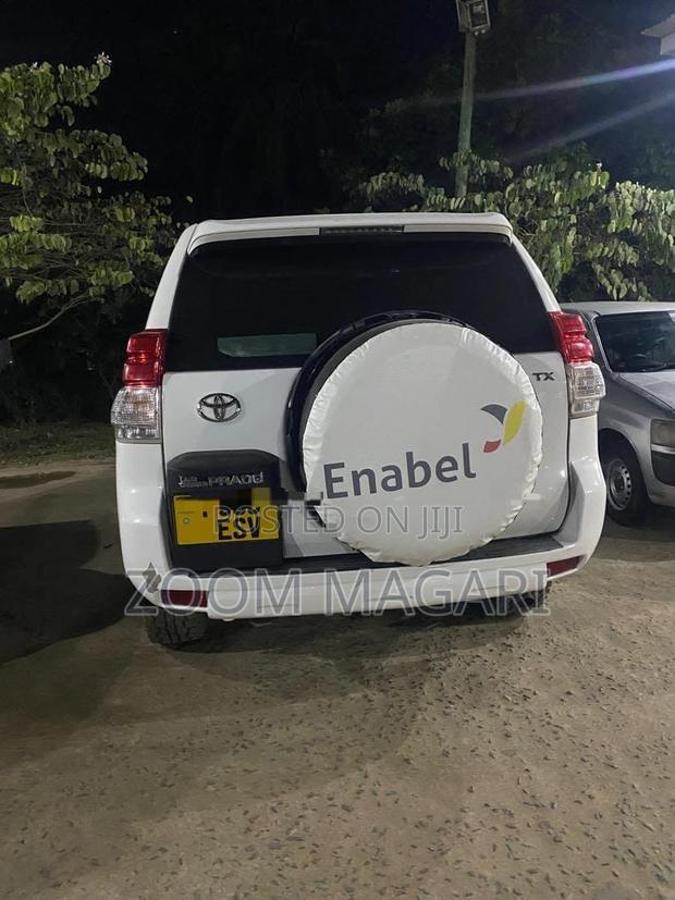 Toyota Land Cruiser Prado 2006 White