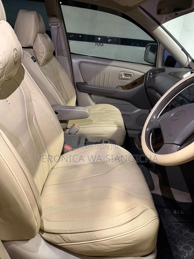 Toyota Harrier 2005