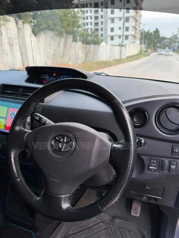 Toyota bB 2006 Silver