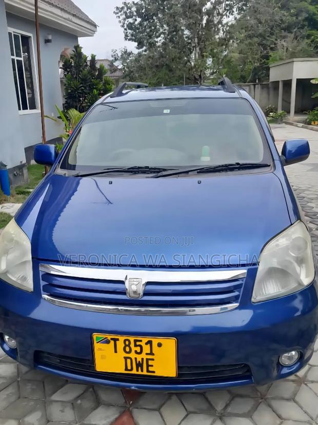 Toyota Raum 2008 Blue