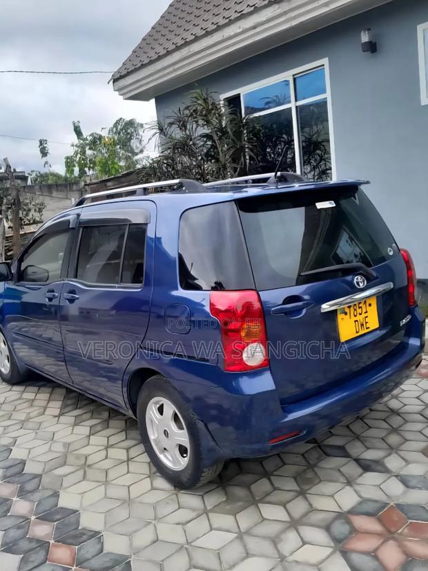 Toyota Raum 2008 Blue