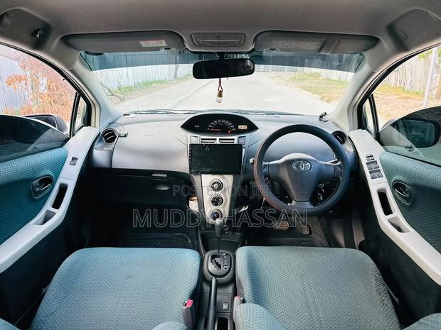 Toyota Vitz 2009 Black