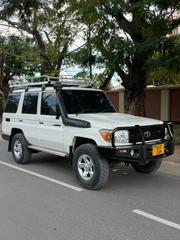 Toyota Land Cruiser 2018 White for sale