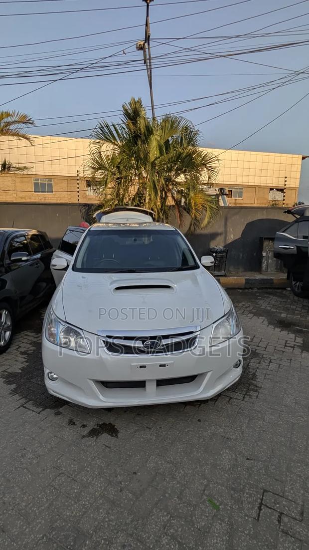 Subaru Exiga 2011 Pearl